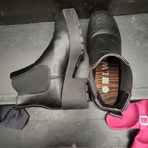 Chunky Black Chelsea Booties
